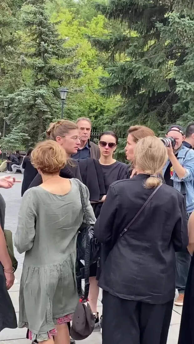 Максим Виторган и Нино Нинидзе встретились на прощании с Юрием Морозом