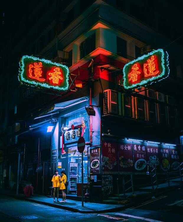 20+ Photos From Neon Hunting In A Cyberpunk City Tour