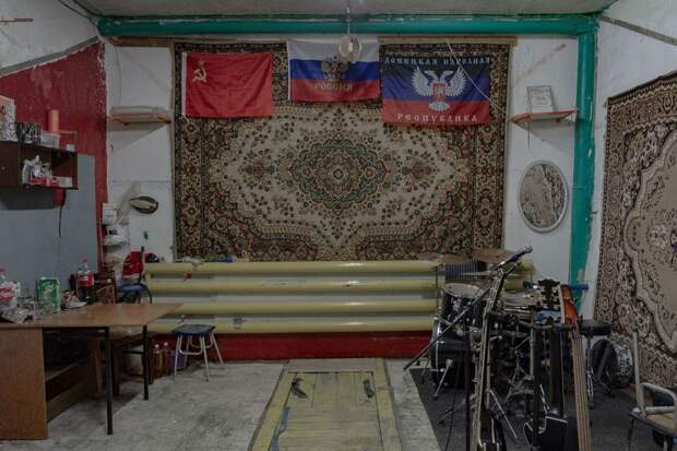 10 поразительных фото российских гаражей, в которых есть все кроме машин