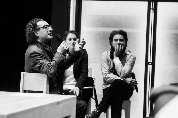 Борис Юхананов во время репетиции