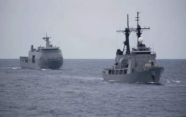 США, Япония и Филиппины провели военно-морские учения под боком у Китая