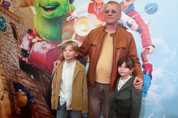 Тайна Серебрякова: что за мальчик был с актером?