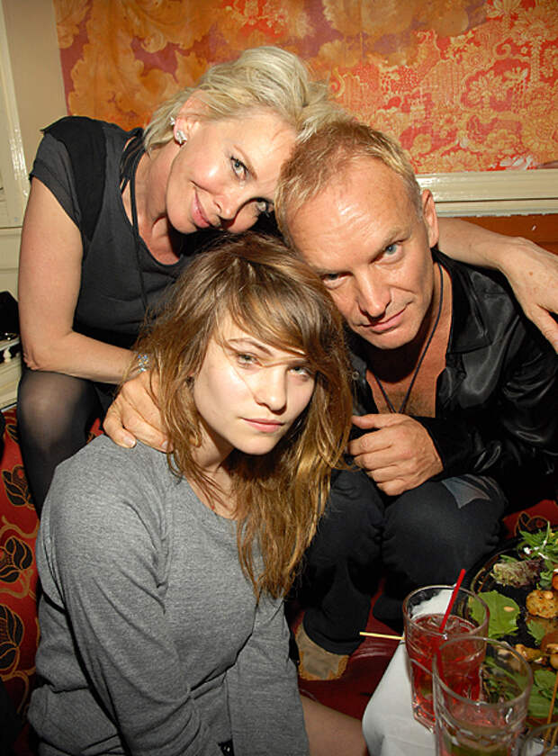 Дочь Стинга встречается с бывшей женой Марка Ронсона