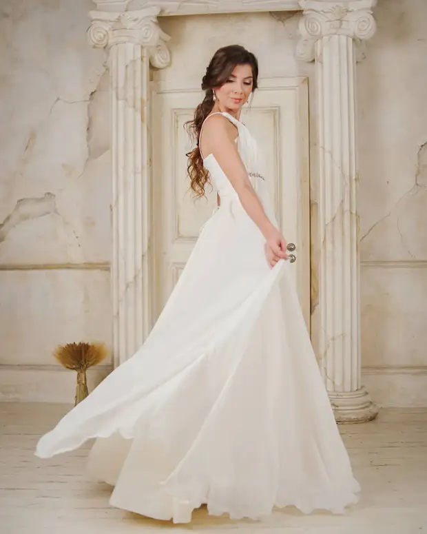 Греческое платье: 12 способов подчеркнуть женственность и элегантность дамы
