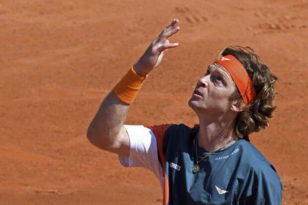 Рублев уступил Копршиве во втором круге турнира в Мадриде