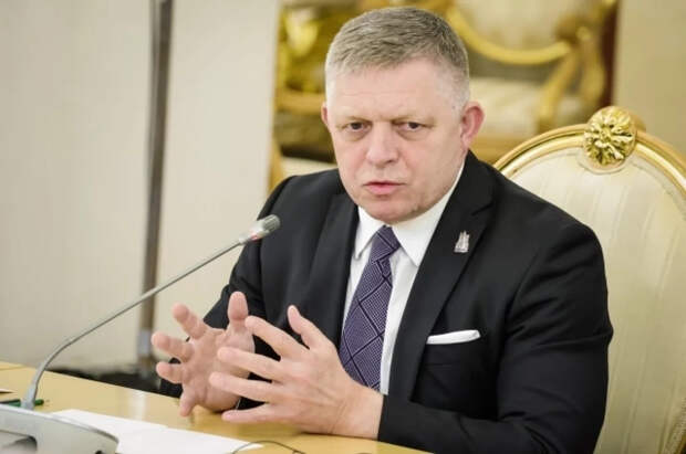 Фицо заступил на ночную смену в пекарне в знак солидарности с трудящимися