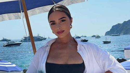 Оливия Калпо показала стильный пляжный образ для всех, кто планирует сбежать от плохой погоды в тепло