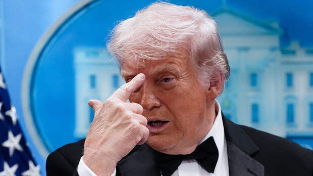 Fox News: Белый дом обсуждает, стоит ли Трампу носить бронежилет на мероприятиях