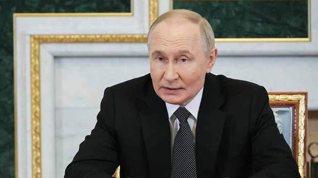 Путин отметил отсутствие правдивой информации о ВОВ в старых учебниках