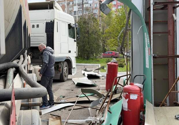 БПЛА атаковал заправку в Куйбышевском районе Донецка.
