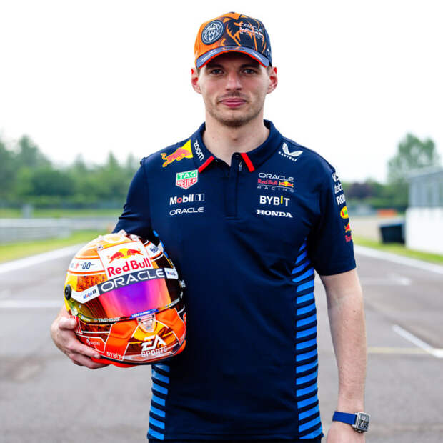 Ферстаппен посвятил фанатам оранжевый шлем для европейских Гран-при