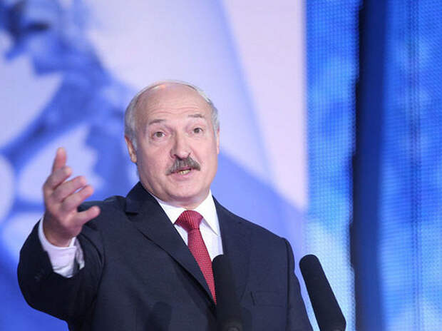 Лукашенко пламенно обратился к Путину на саммите ЕАЭС
