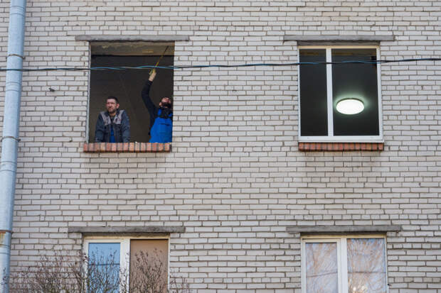 Завершается ремонт дома на Пискаревском, в который попал беспилотник