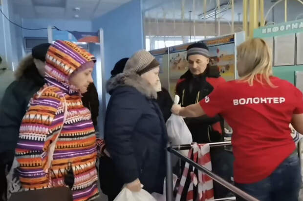 В Мурманске организовали полевые кухни и раздачу продуктовых наборов для жителей