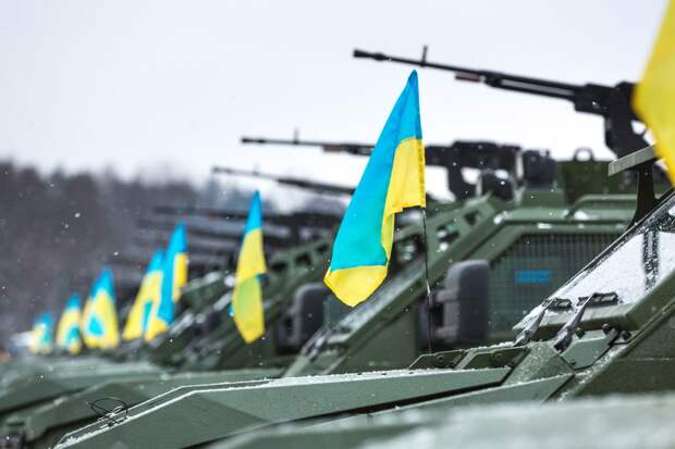 На Украине на месяц ввели военное положение и выборы отменять не стали На Украине на месяц ввели военное положение и выборы отменять не стали
