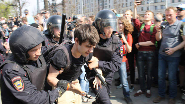 Шахназаров: «Замысел западных спецслужб по вовлечению детей в митинги чудовищен»