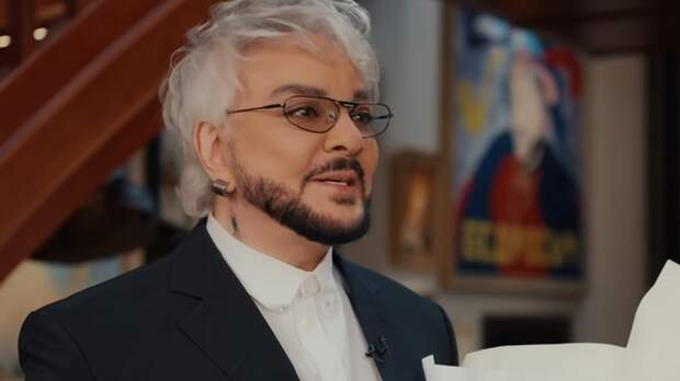 Филипп Киркоров бросил курить после скандального видео из аэропорта Барнаула