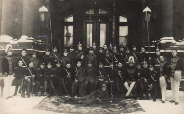 Последний выпуск Пажеского корпуса. Фотография сделана 1 февраля 1917 года