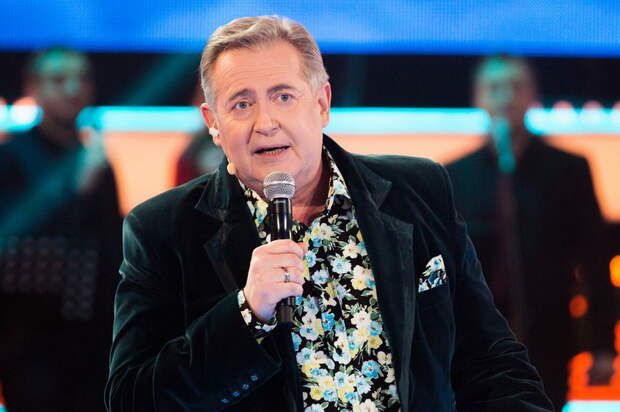 Родные дети не хотят его знать. Чужие зовут папой. Что происходит в семье Юрия Стоянова