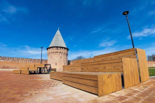 В сквере имени Шеина началось строительство амфитеатра