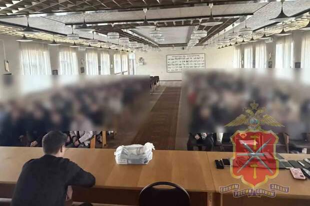 В Новомосковске полицейские выдворили двоих мигрантов из России за нарушения