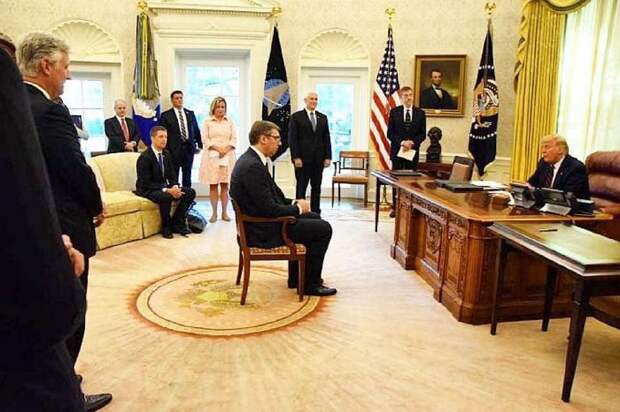 Президент США Трамп принимает президента Сербии  Вучича.png