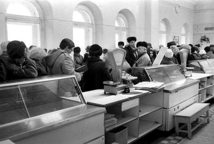 СССР на излёте: Правдивая советская реальность 1990-х в объективе неизвестного фотографа