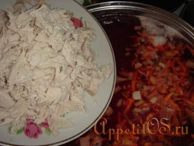 Добавить нарезанное мясо