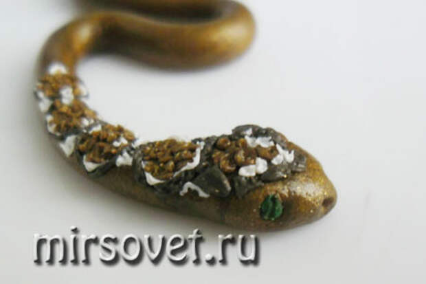 делаем глазки змейке