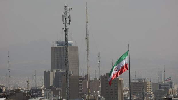 "Поднять белый флаг ": в США паника после убойного ответа Ирана