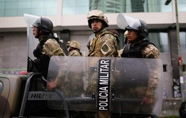 Полиции Боливии развязали руки в борьбе с протестующими