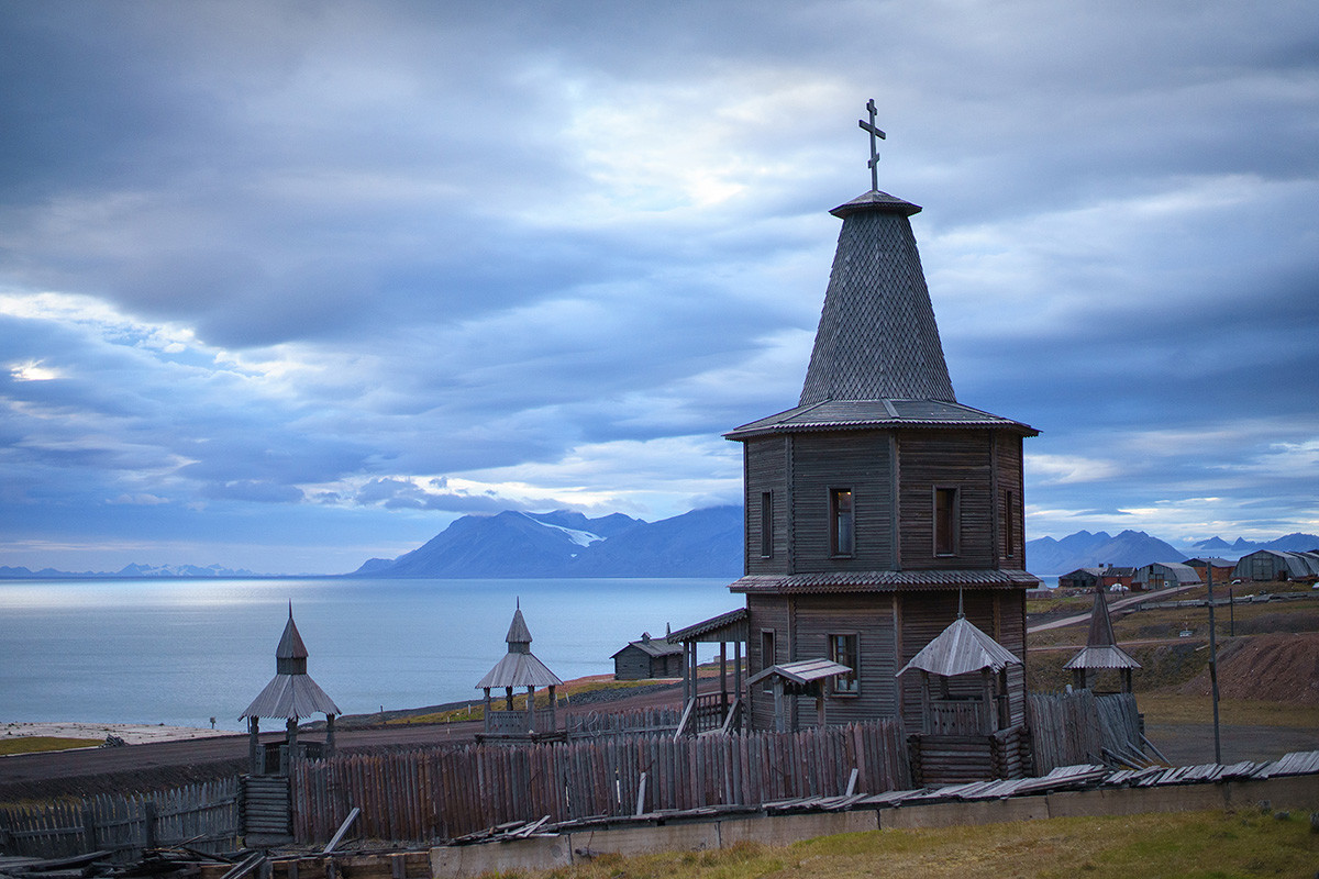Как живут наши люди в арктическом поселке Баренцбург и Пирамида (ФОТО)