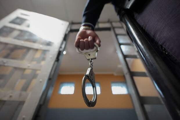 Против подростка возбудили дело о терроризме за поджоги на ж/д в Ленобласти