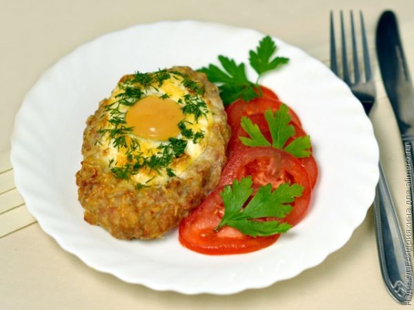 Шницели с яйцом Шницели с яйцом