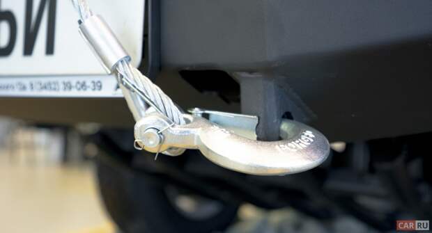 Почему не стоит «дергать» чужие авто не своим тросом