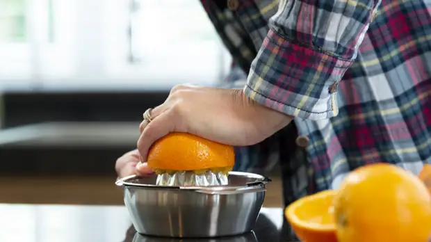 Диетолог Дюваль рассказала, сколько хранится свежевыжатый сок