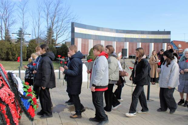 Священный долг: Хранить память о героях Яблоновского