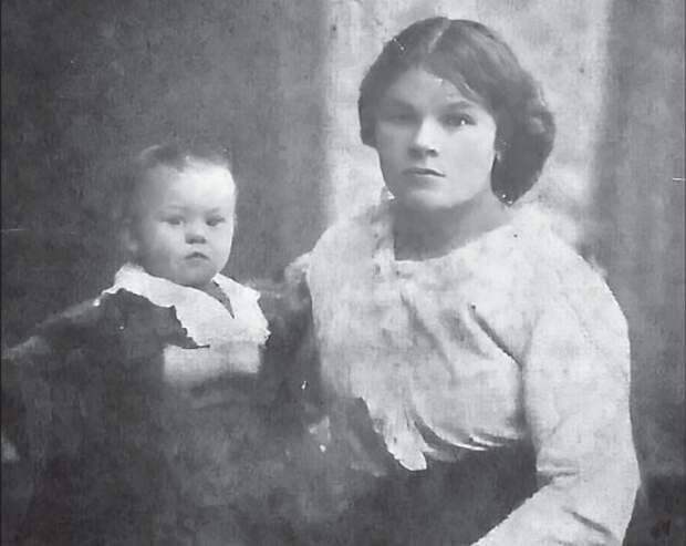 Фотоконкурс «Родом из детства»: семейное фото на фоне Первой мировой