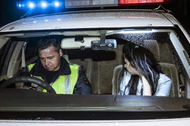 С завтрашнего дня за вождение без кофты – лишение прав: ГИБДД вводит правило для водителей