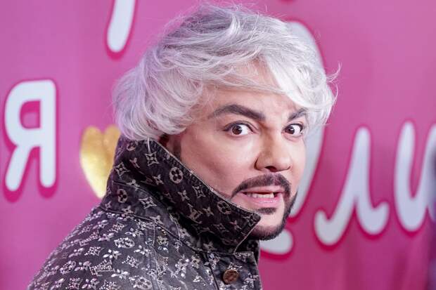 Видео с курящим в аэропорту Киркоровым проверят на Алтае