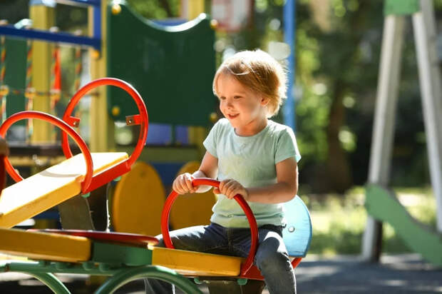 Собянин: в Москве открыты 11 центров содействия семейному воспитанию