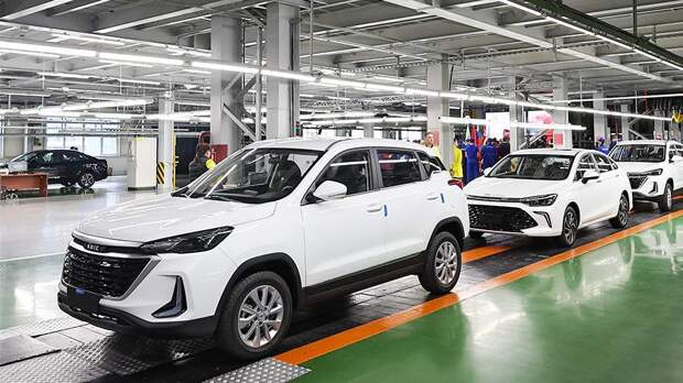 Перечислены 10 китайских альтернатив Lada Vesta в России