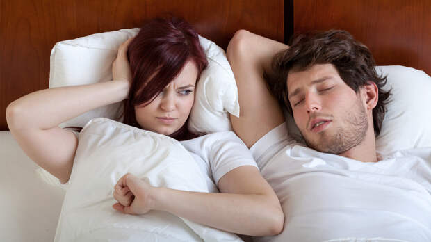 Храп и и остановка дыхания: как современная медицина предлагает лечить апноэ во сне