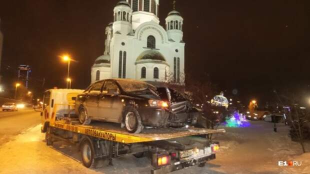 В Екатеринбурге иномарка