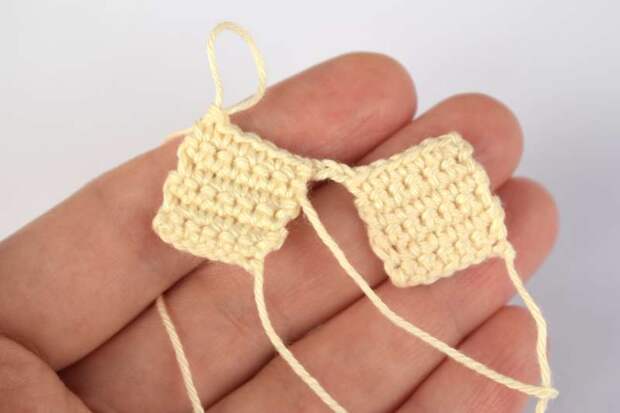 Зайчик амигуруми крючком