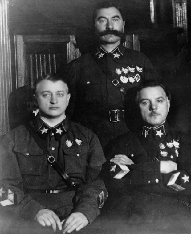 Почему Сталин расстрелял маршала Тухачевского?