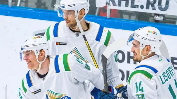 Хет-трик Кугрышева помог «Салавату Юлаеву» обыграть «Адмирал» в матче КХЛ