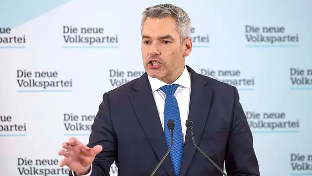 Канцлер Австрии заявил, что против РФ введут "умные санкции" из-за невозможности отказаться от газа