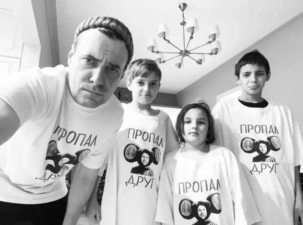 Евгений Цыганов с детьми