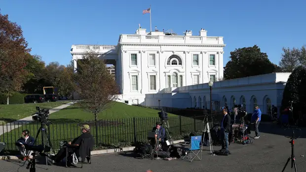 «Добиться справедливости»: для чего Трамп потребовал приостановить подсчёт голосов в ряде штатов